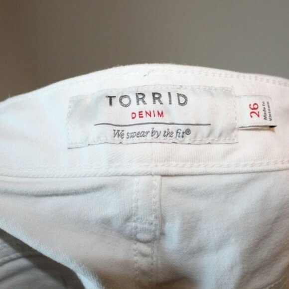 Torrid Bermuda Denim Jean Shorts HW6095 - Picture 4 of 6